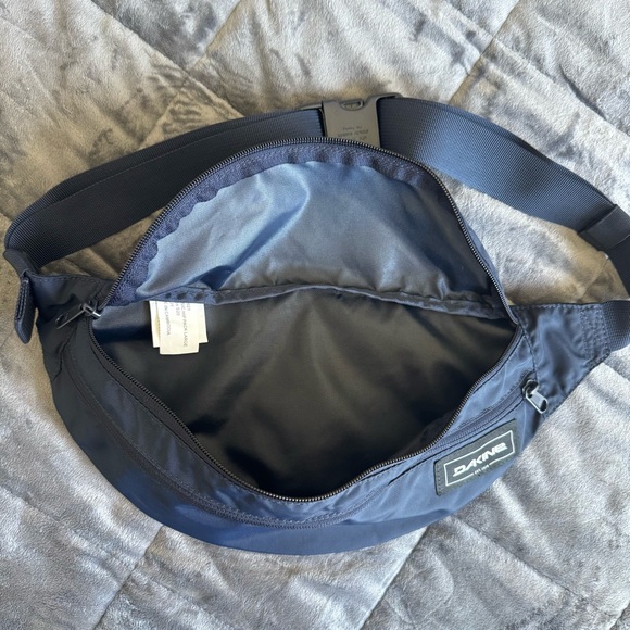 Dakine Dark Blue Belt Bag - Picture 4 of 6